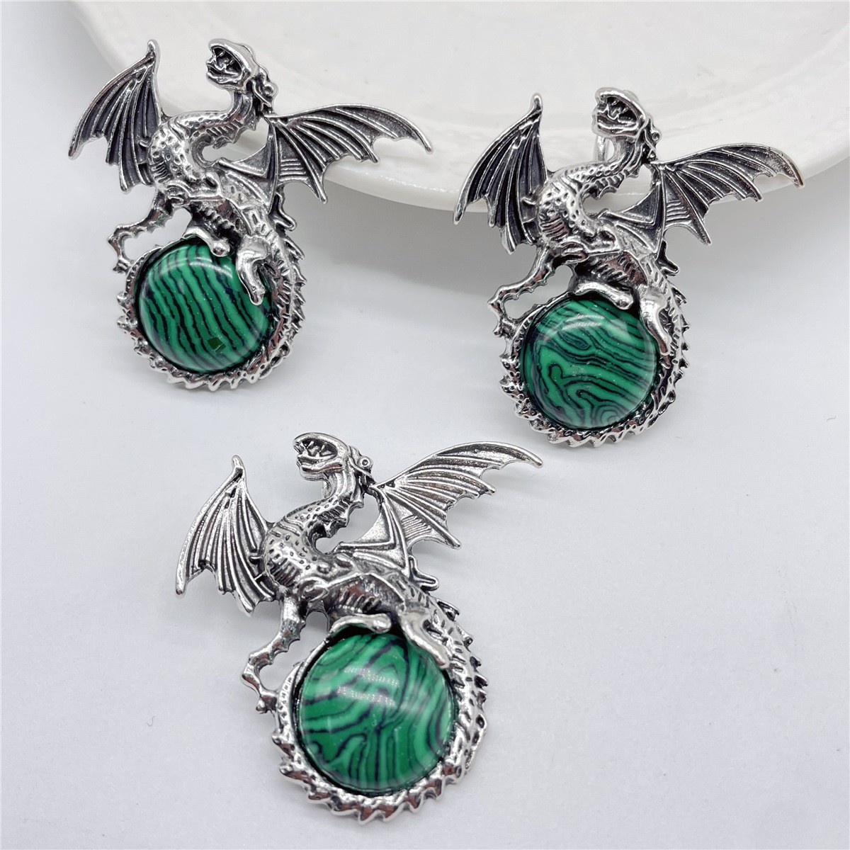 10pcs Mixed Natural Stone Flying Dragon Pendants Healing DIY Jewelry Making