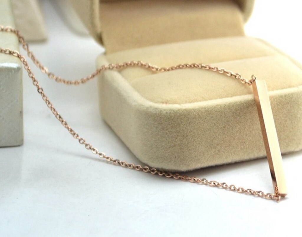 Women 33mm 18k Rose Gold Plated Titanium Allergy Free Bar Pendant Necklace Chain