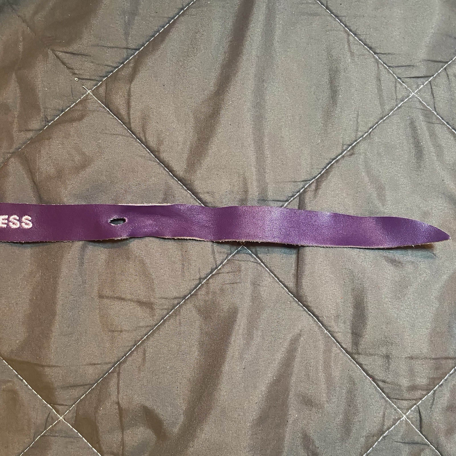 Taylor Swift “Fearless” Leather Bracelet (Purple) – Official Merch – Rare Item