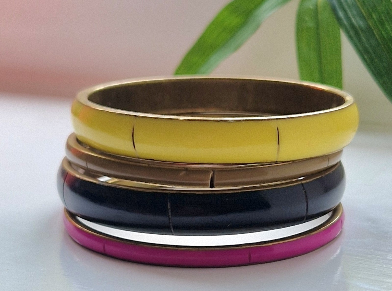Set of 4 Stackable Multicolour Enamel Metal Bangle Bracelets No Stone