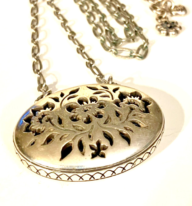 Brighton Cutout Flower Filigree Oval Pendant Necklace Textured Chain Retired