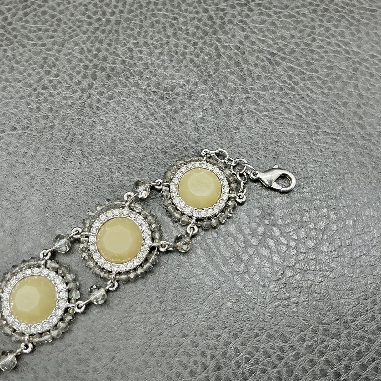 White House Black Market Bracelet Silver Tone Cream Rhinestone Womens 7.5 In