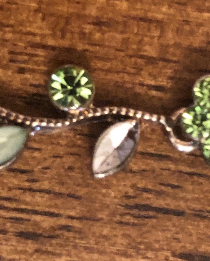 Silver Tone Necklace & Pierced Earring Set With Green Flowers 14-17 In (Read) T1
