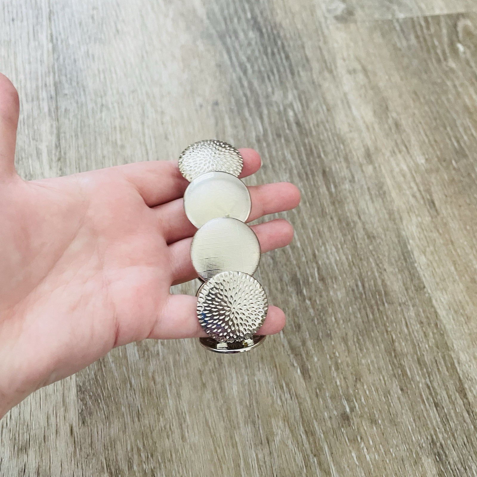 Silver-Tone Textured Disc Stretch Bracelet – Women Jewelry