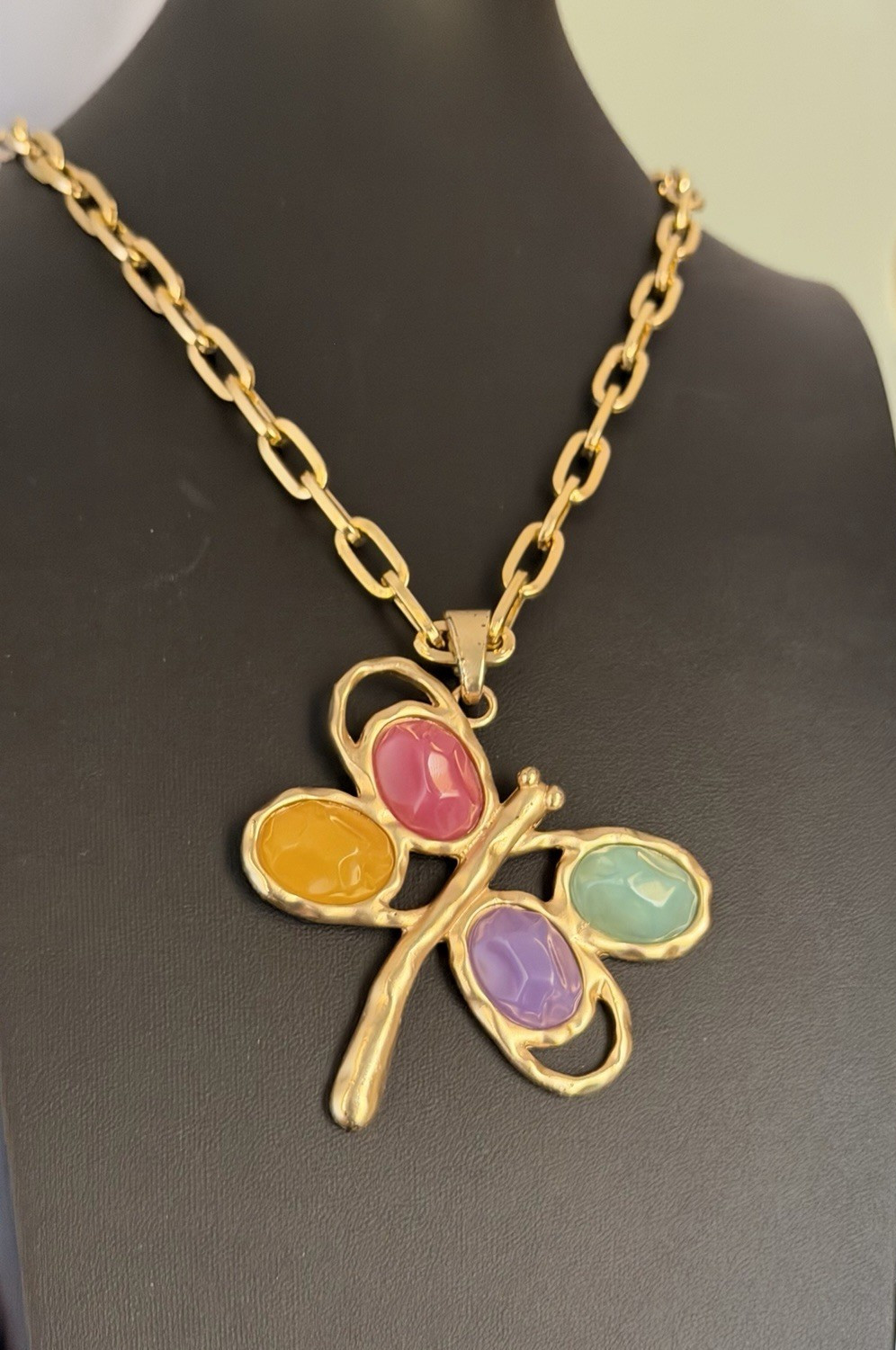 Gold Tone Paperclip Chain Link Necklace Multicolor Dragonfly Acrylic Stones 38″