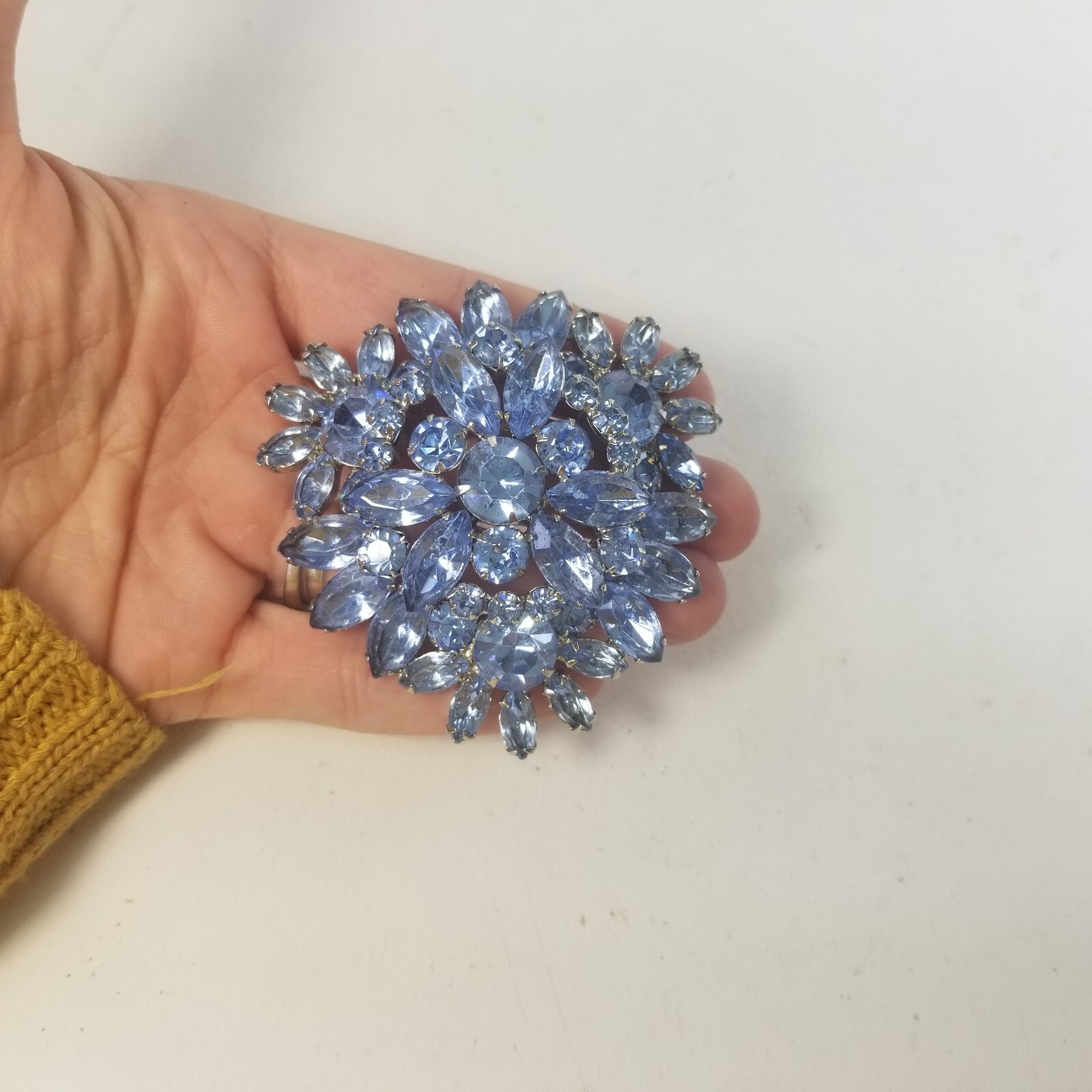 Brooch Ice Blue Rhinestones Icey Silver Tone 2.5″ Flower Cluster