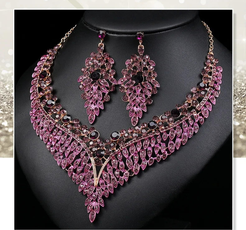 Masterfully Designed Luxury Necklace & Earring Ensemble