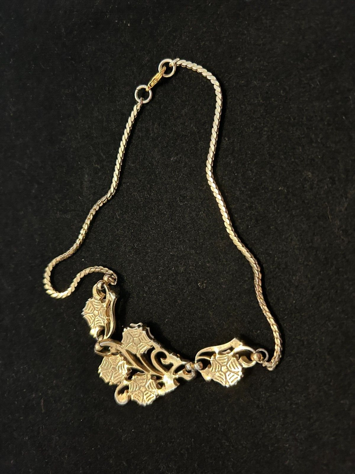 Vintage Good Quality Gold Tone and White Lucite Necklace Choker. 15″