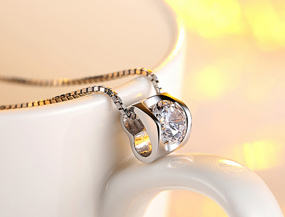 Elegant Heart Silver Titanium Cubic Zirconia Pendant Chain Necklace
