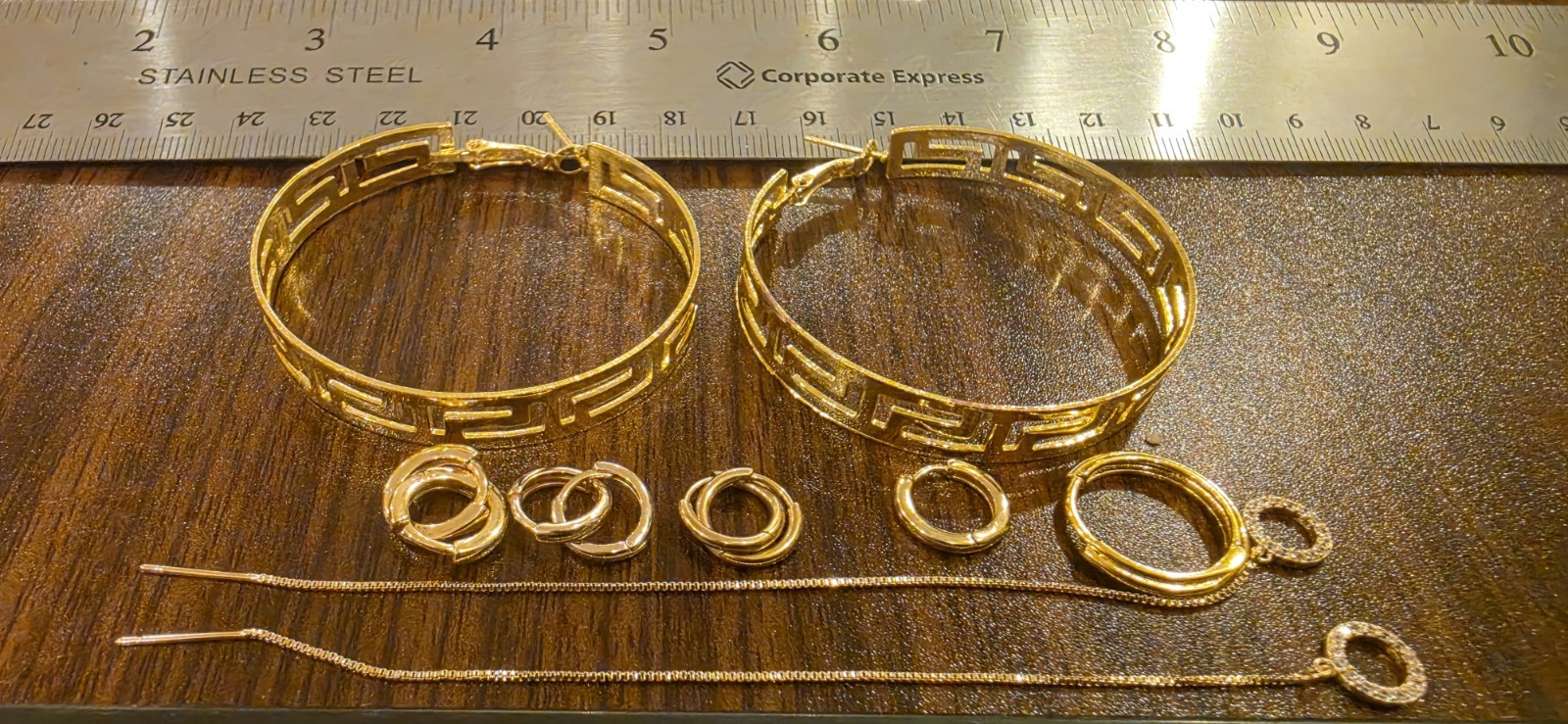 Gold Tone Mixed Earrings Lot Hoop Stud Dangle/Drop Metal No Stone Hinged