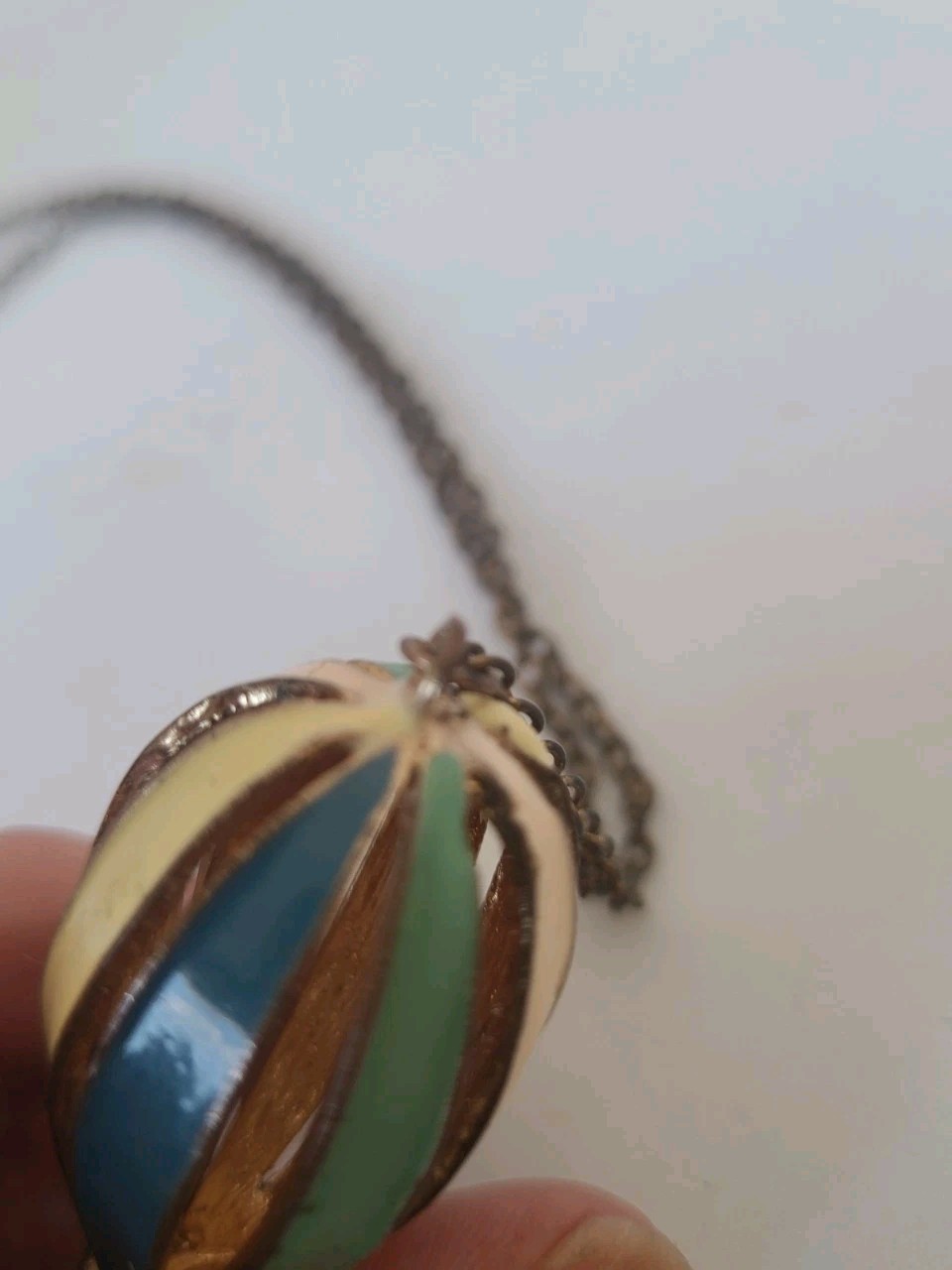 Vintage Gold Tone Enamel Metal Hot Air Ballon Pendant Necklace Rhinestones 15″