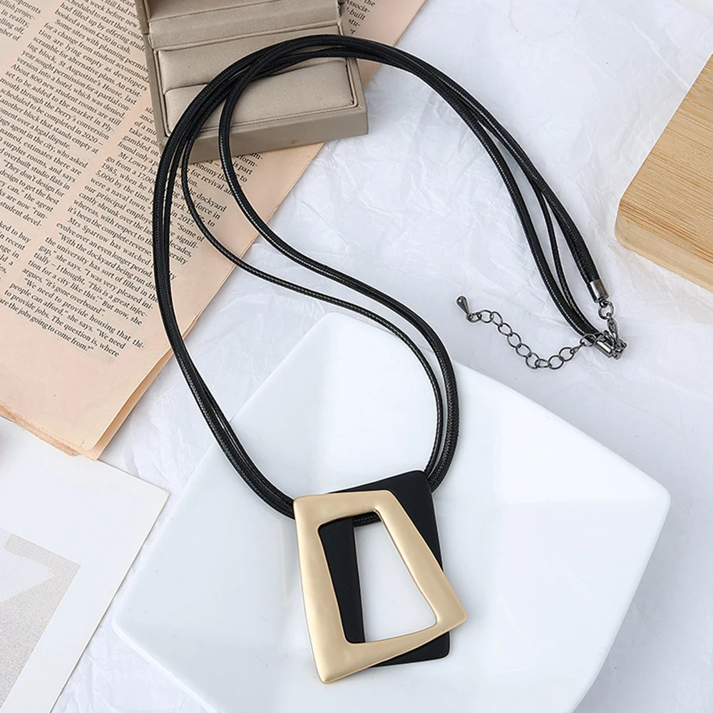 2023 Sweater Chain Long Necklace Trendy Zinc Alloy Metal Gold Color Necklaces
