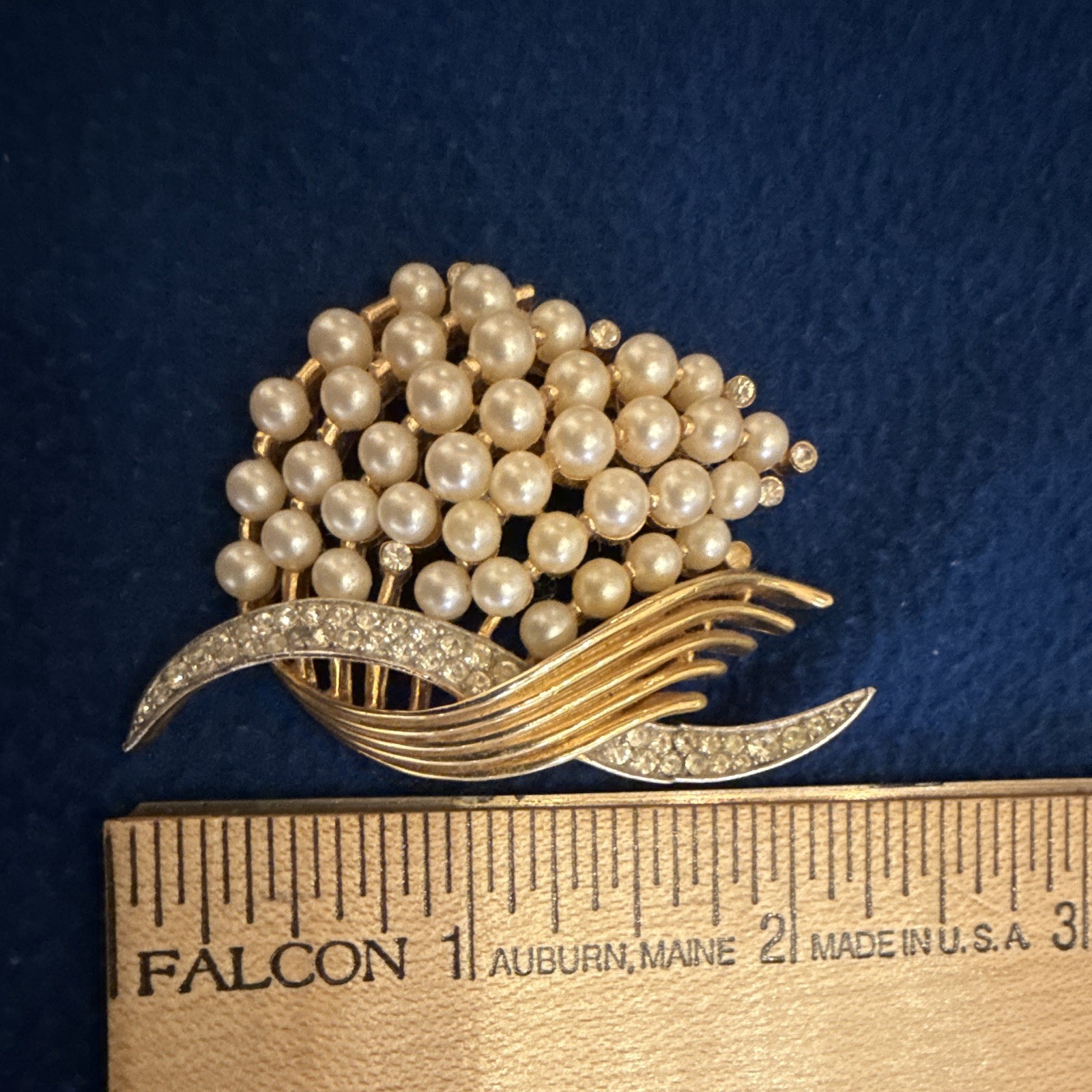 Trifari Signed Gold Tone Imitation Pearl Rhinestone Cluster Brooch Pin 2 in
