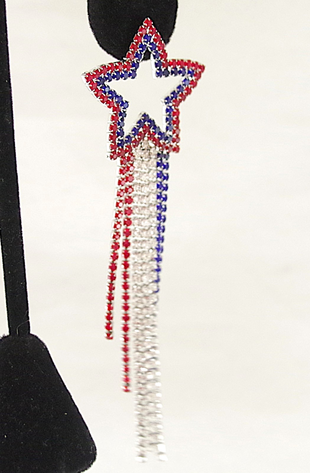 4″ Prong-Set Rhinestones! NWOT BETSEY JOHNSON PATRIOTIC DANGLE STAR EARRINGS
