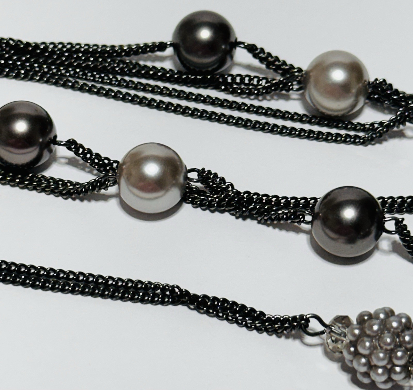 Roman Gray Faux Pearl Multilayered Necklace With Bead Clusters 22″. Silver Tone.