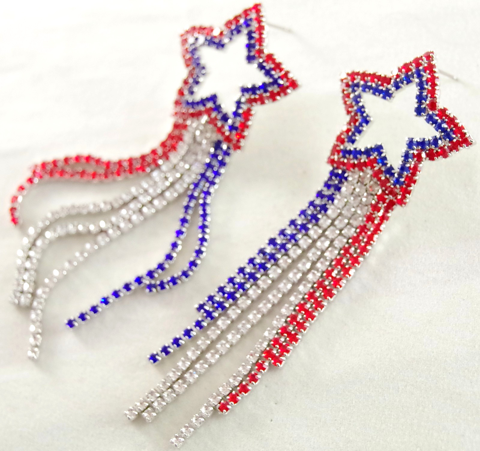 4″ Prong-Set Rhinestones! NWOT BETSEY JOHNSON PATRIOTIC DANGLE STAR EARRINGS
