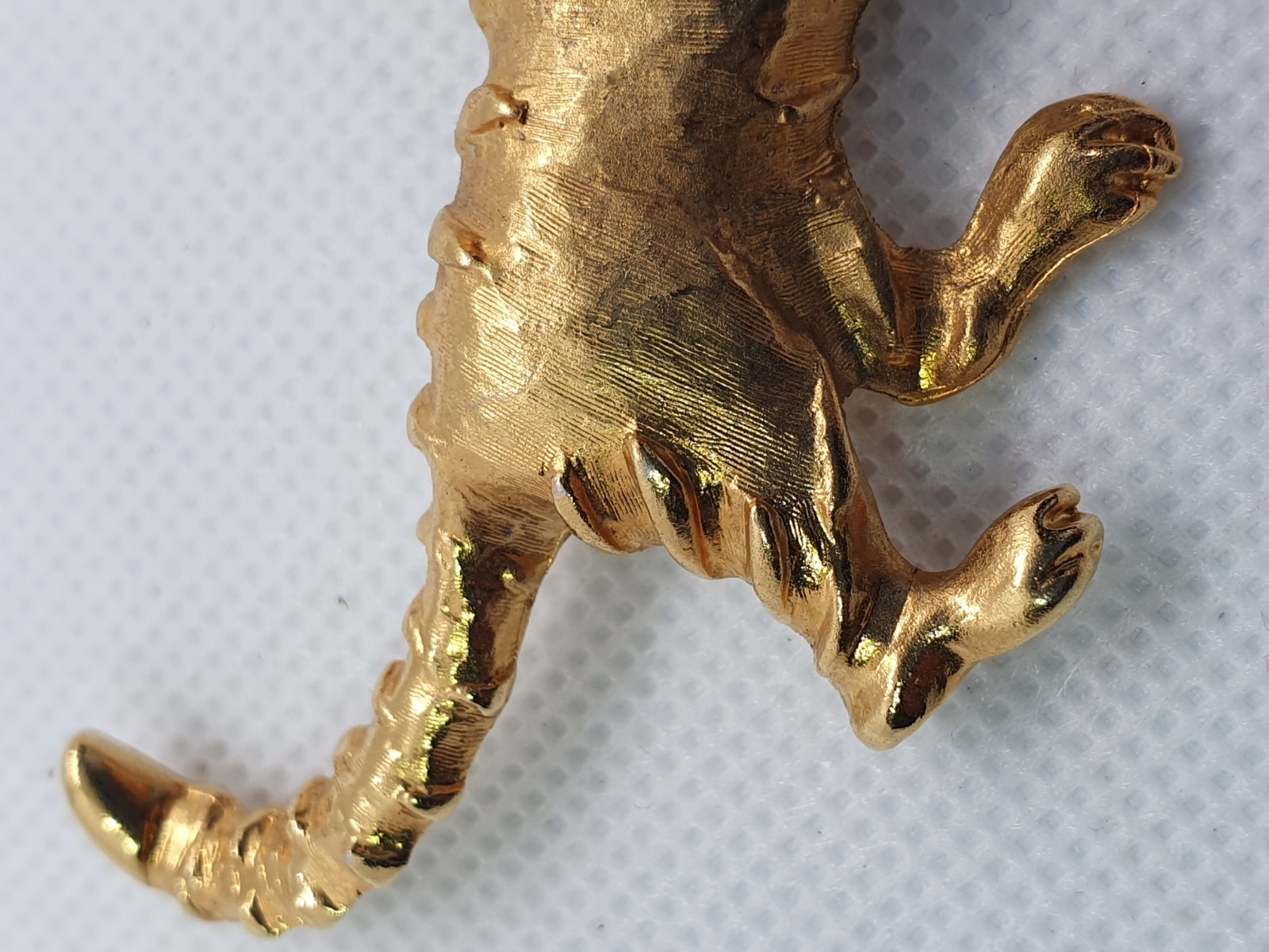 Super Gold Tone Tiger Brooch No Mark