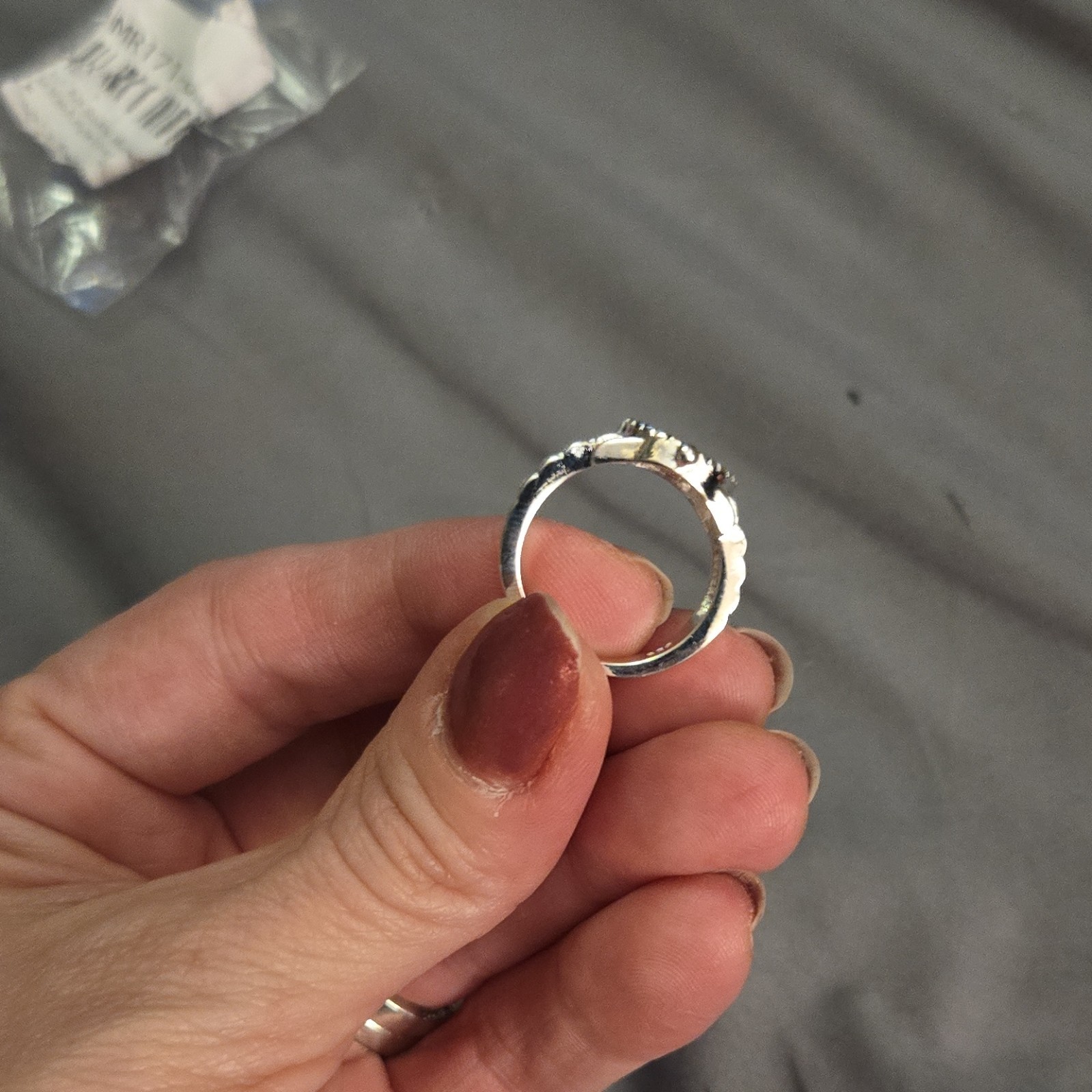 Silver Tone Cocktail Band Ring Round Black Clock Stone Size 7 Brand New