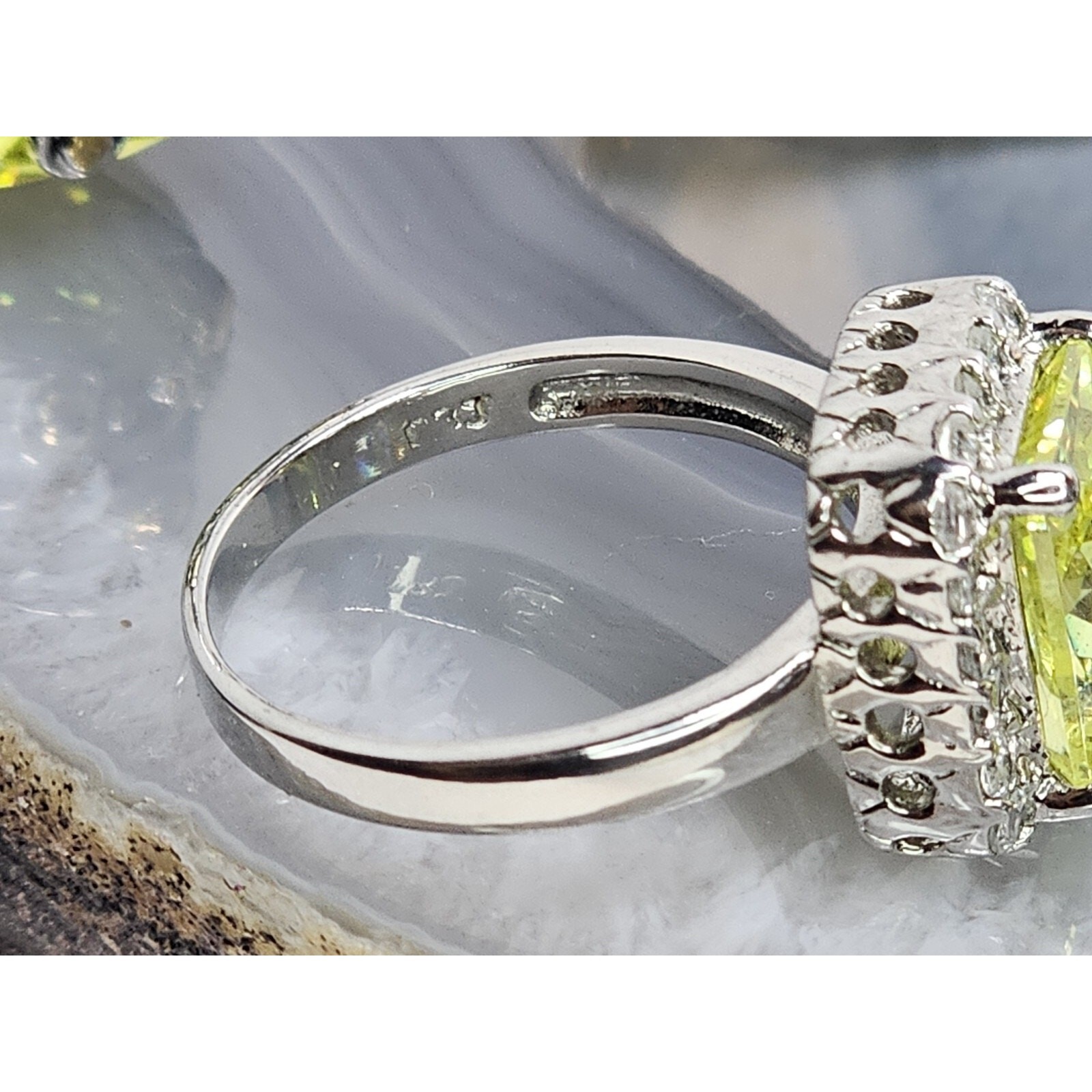 Costume Silver Tone – Green Stone Earrings & Ring Set – High Quality – Ring SZ 7