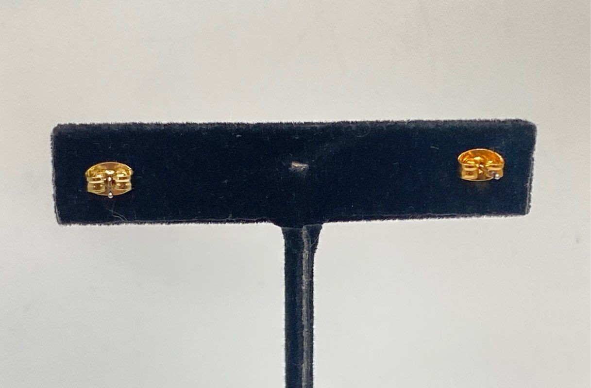 Marc Jacobs Gold Tone Cream Enamel Logo Disc Stud Earrings 10mm NWT