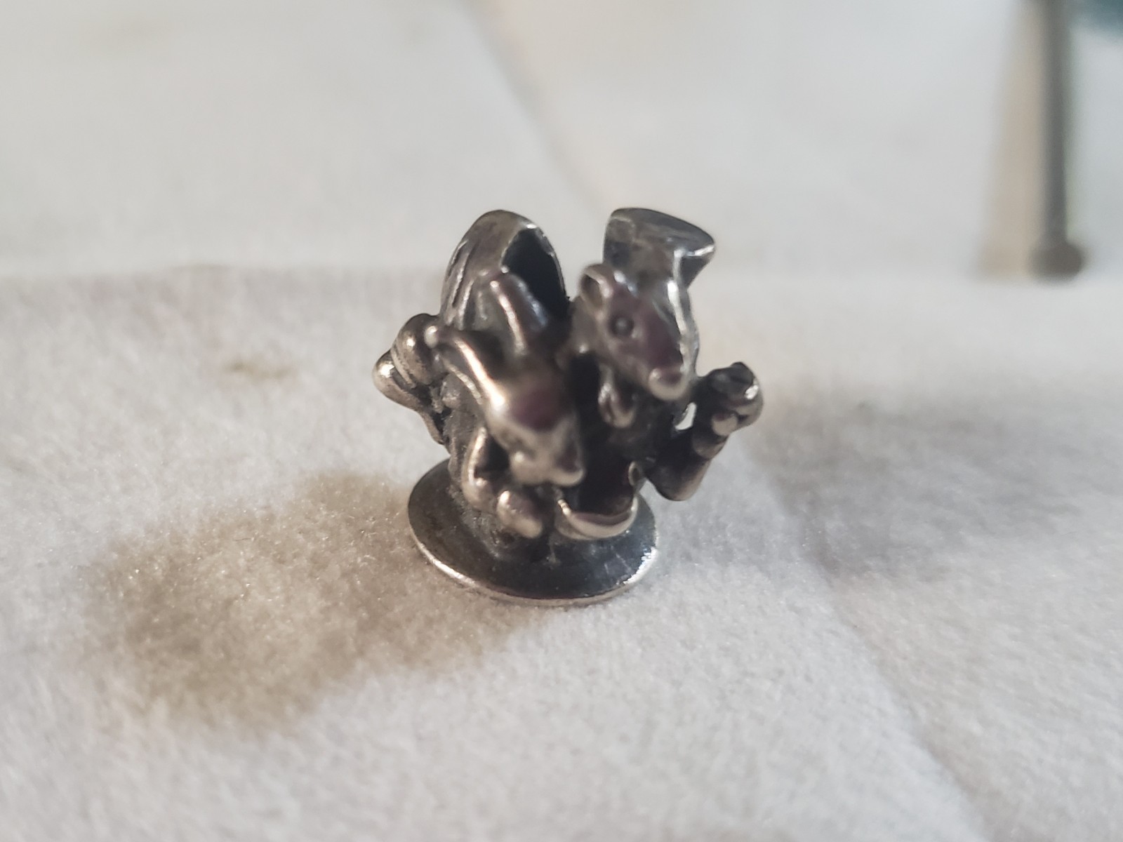 Gently Pre-own Trollbeads HTF World Tour United Kingdom Alice in Wonderland Bead
