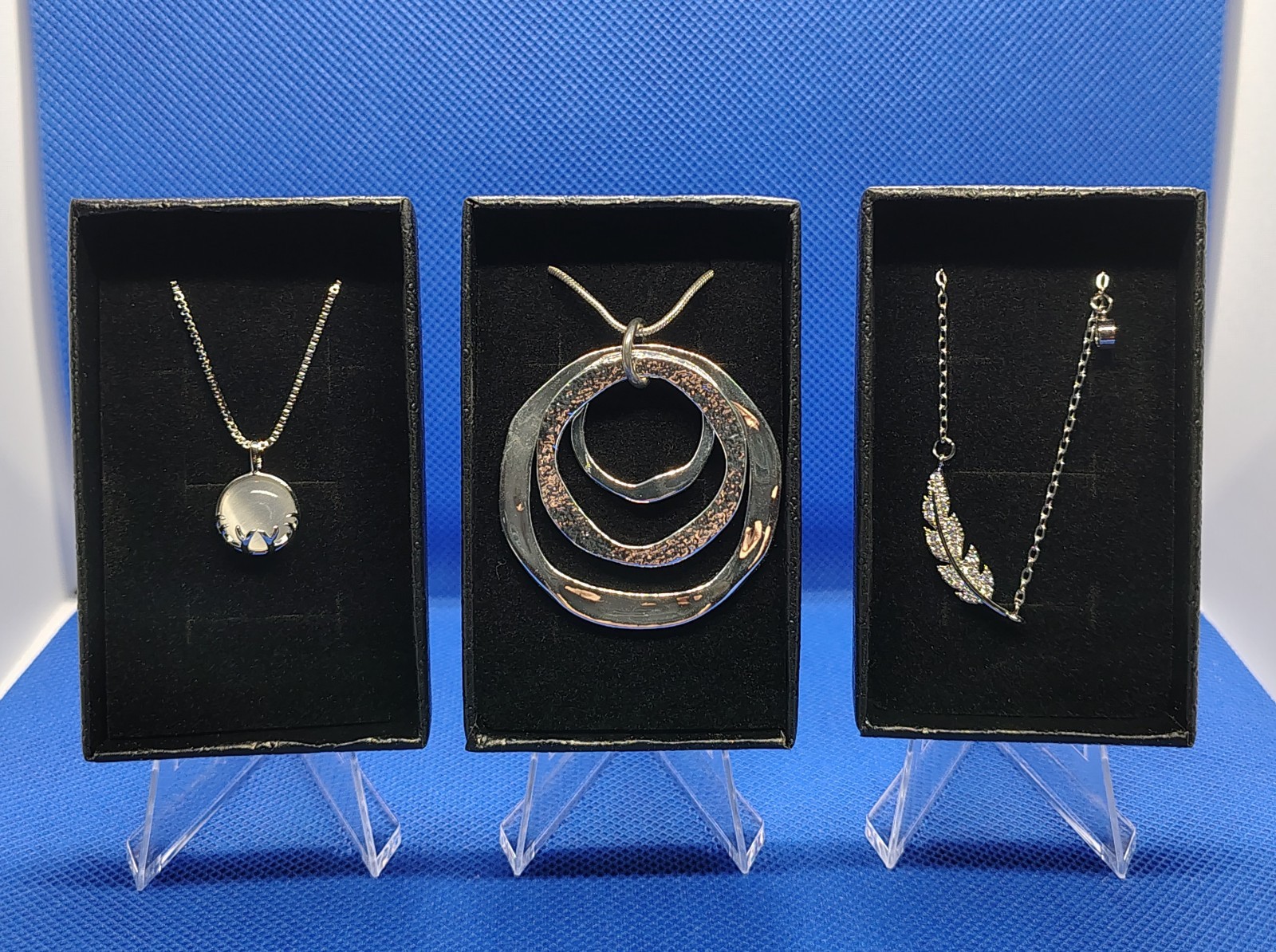 25 Necklace Resell Lot! Priced Cheap. Costume Jewerly + Free boxes