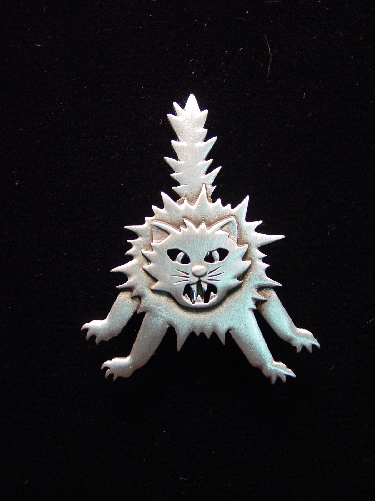 “JJ” Jonette Jewelry Silver Pewter ‘Spooked HALLOWEEN Cat’ Pin