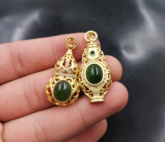 Genuine Green Jade Jasper Gold Plated Cubic Zirconia Gourd Vase Pendant Necklace