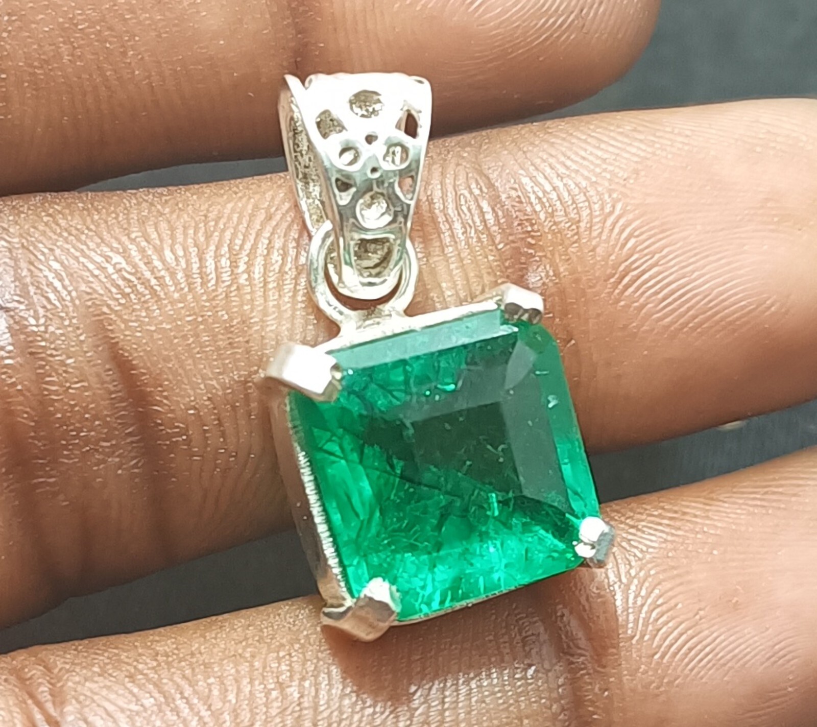Certified 23.65Ct Stunning Emerald 925 Solid Silver Asscher Cut Pendant Gemstone