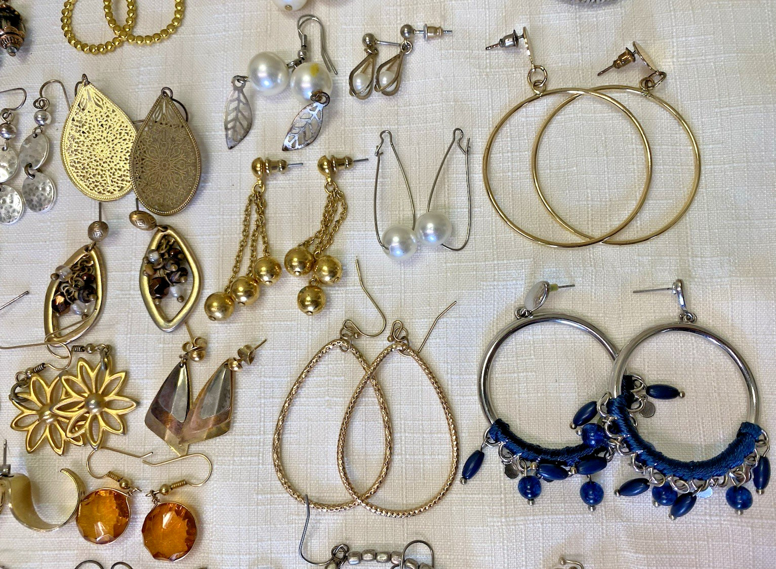 COSTUME EARRINGS Lot 81 Pairs Dangle Drop Beaded Metal Vintage to Modern Mix