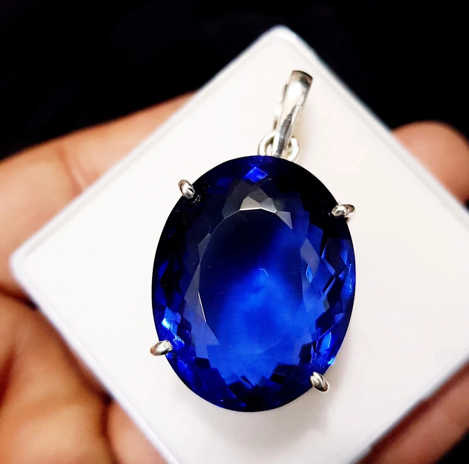 Natural Certified 28 Ct BLUE Sapphire Loose Gemstone In Solid Silver Pendant