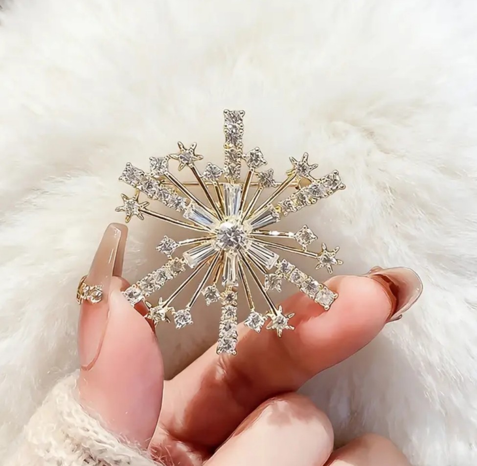 CUTE RHINESTONE & ENAMEL FROSTY THE SNOWMAN WINTER PIN BROOCH~VINTAGE STYLE
