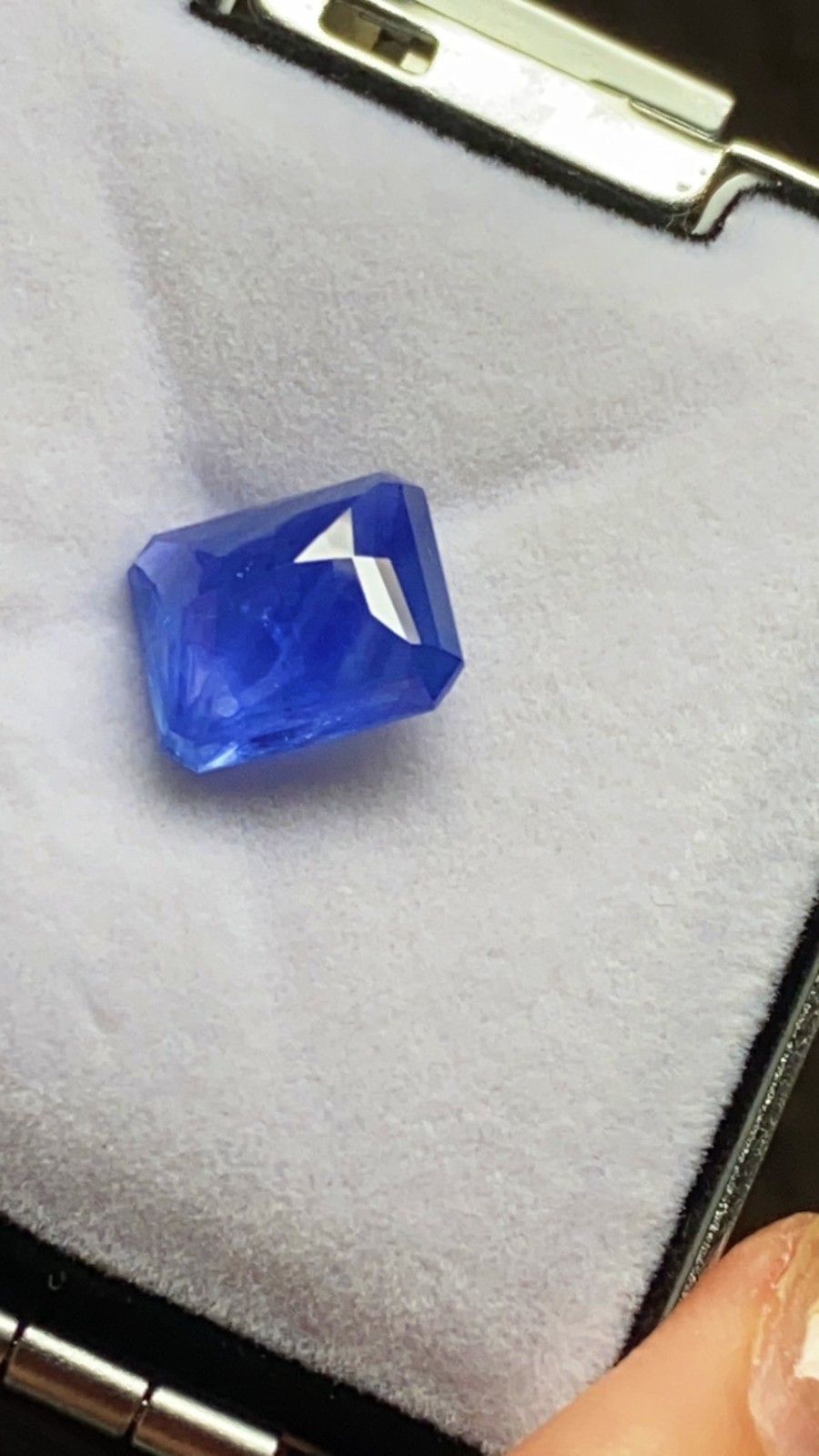 [jerseychou] Natural sapphire 7.43 ct , cornflower blue , Sri Lanka , AIGS+GRS