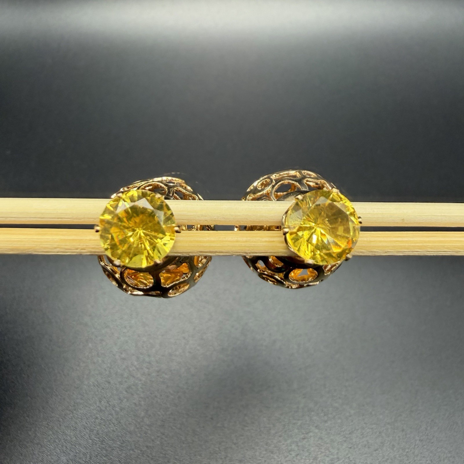Gold Tone Filigree Ball Ear Studs With Amber Yellow Backing Crystal Earrings New