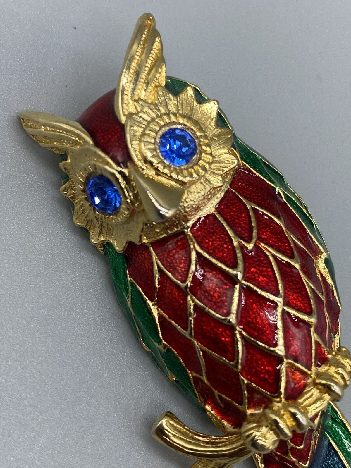 Red Green Blue Enamel Blue Eyes Rhinestone Owl On Branch Gold Tone Brooch Pin