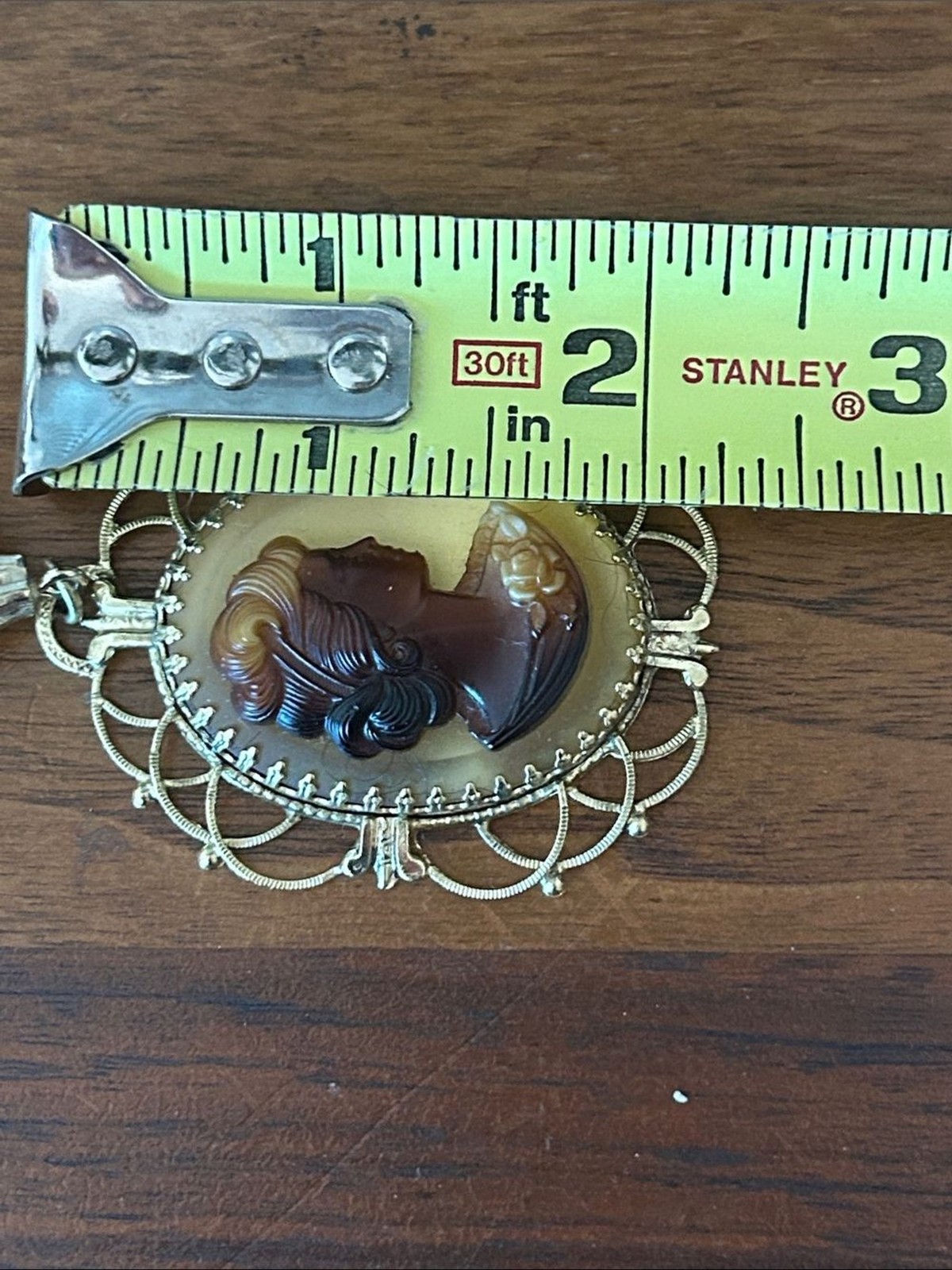 VTG Whiting Davis Style Amber Glass Cameo Pendant Necklace Clip-On Earring Set