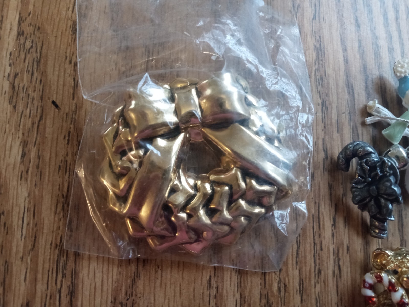 9 Piece Lot VTG Christmas Brooches (5) Tie Tacs (2) Pendant(1) Slider/Brooch (1)