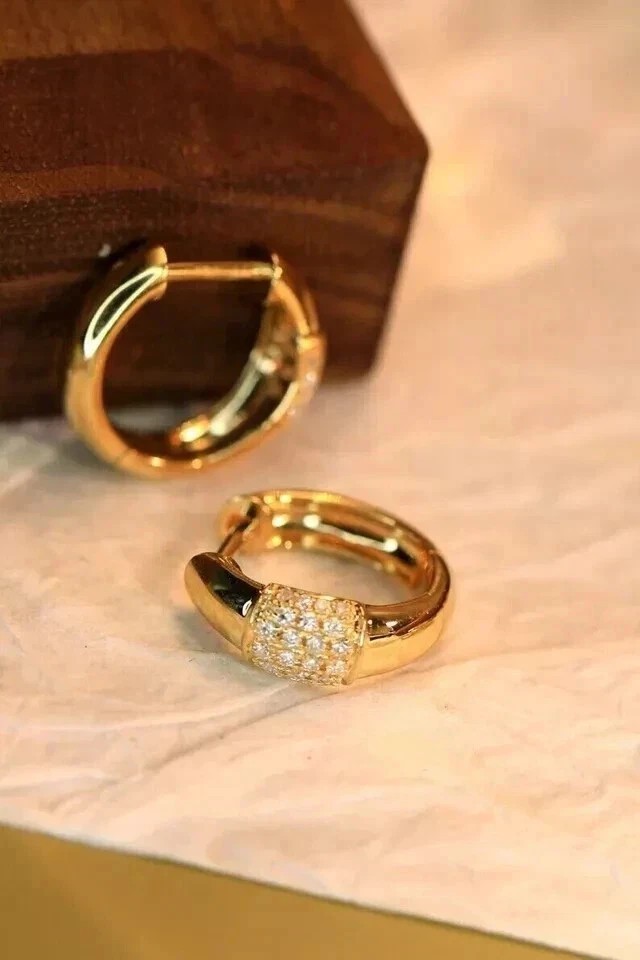 2Ct Round Cut Simulated Diamond Women’s Hoop Earrings In 14k Yellow Gold Plated