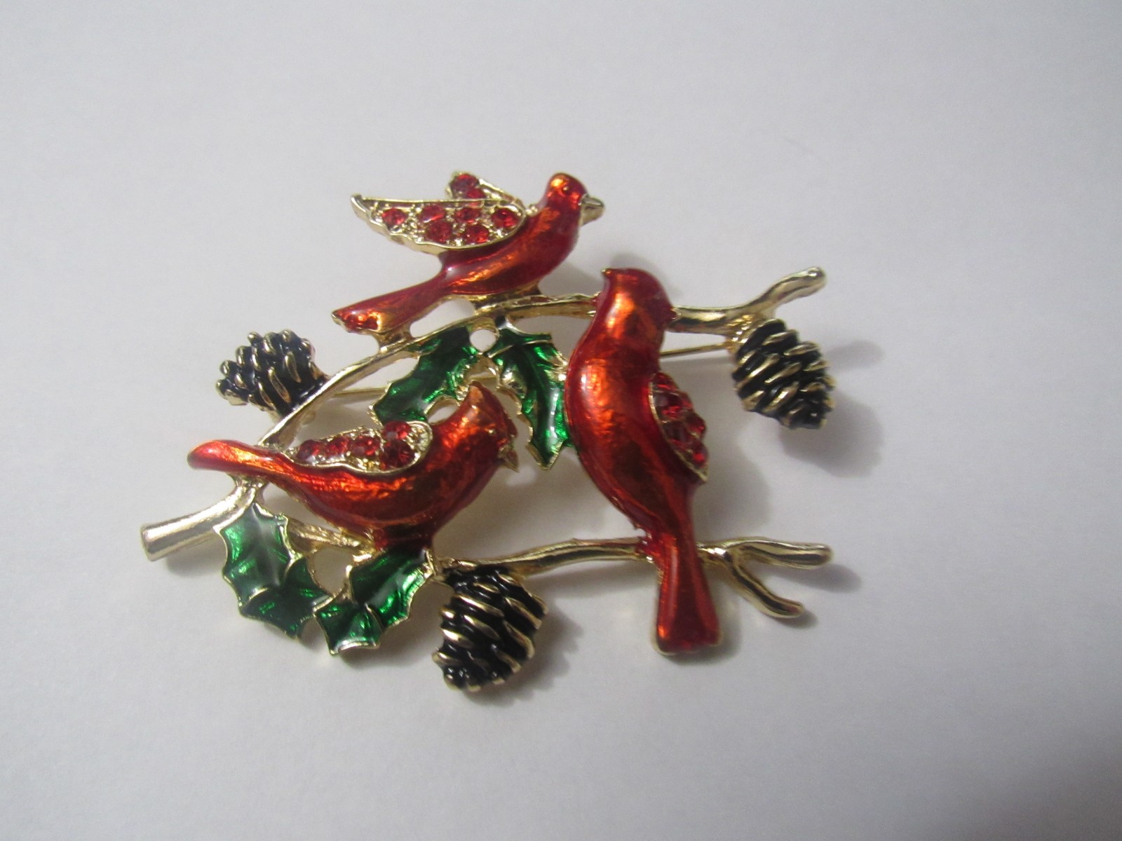 Red cardinal brooch with 3 cardinals on pine cone branches-see description (164)