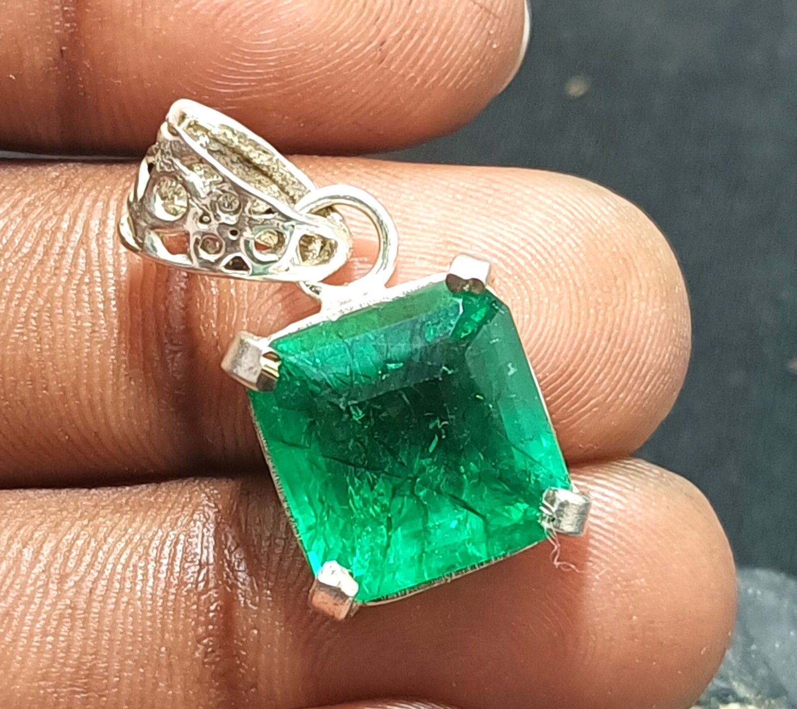 Certified 23.65Ct Stunning Emerald 925 Solid Silver Asscher Cut Pendant Gemstone