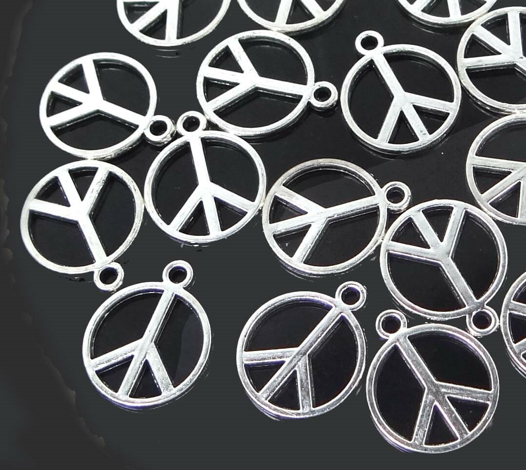 20 Antique Silver Pewter/ Alloy Peace Sign Filigree Charm Pendant Beads 14mm