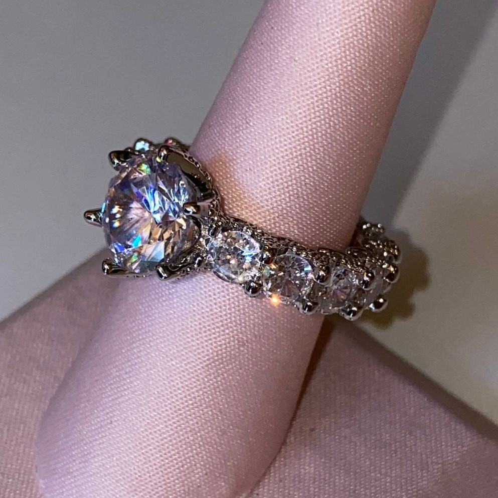New – Size 7 Clear White Round CZ Solitaire Ring Prong Band Silver Gemstone