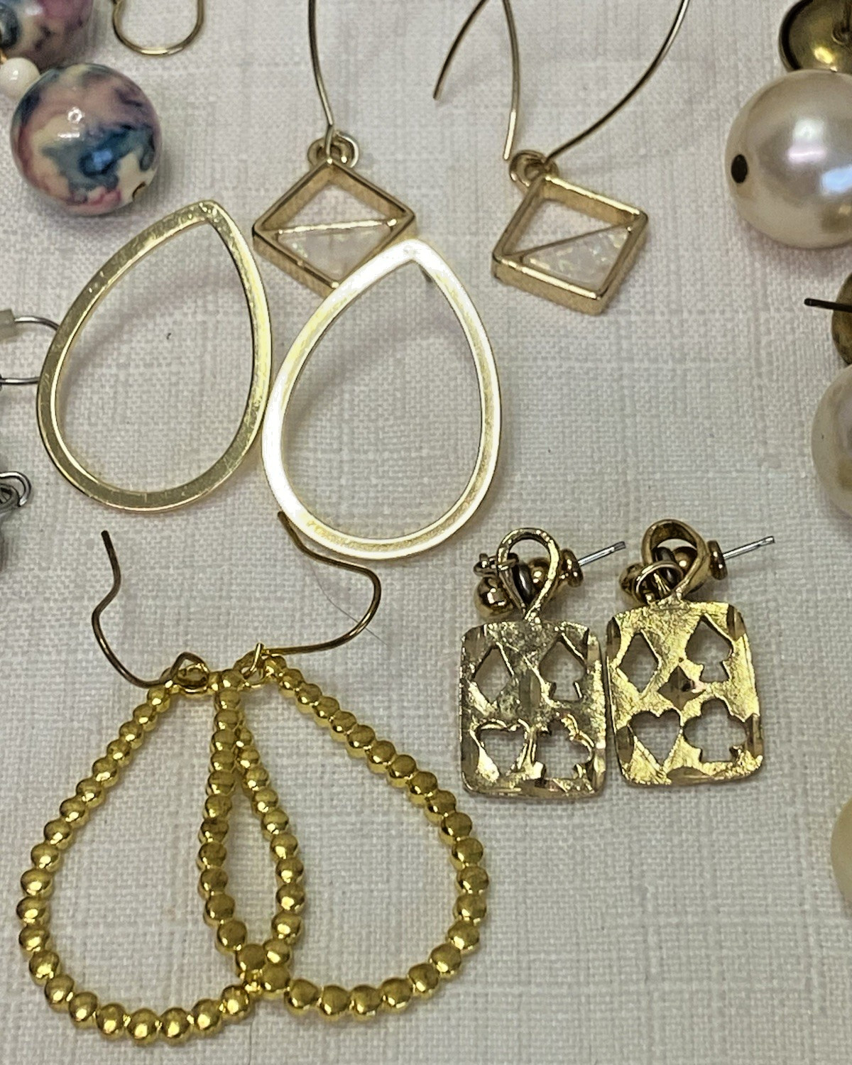 COSTUME EARRINGS Lot 81 Pairs Dangle Drop Beaded Metal Vintage to Modern Mix