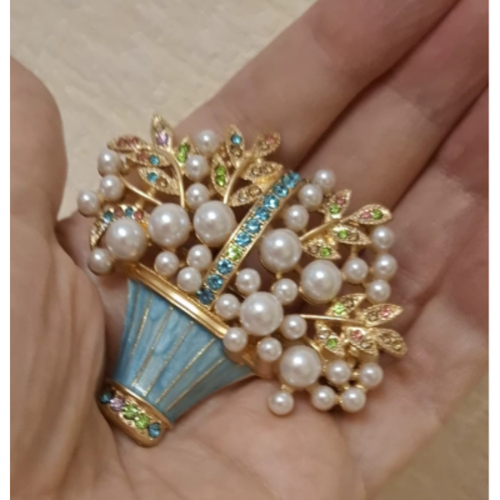 Vintage Easter Spring Flower Basket Brooch Sparkling Rhinestone Pin Jewelry Gift