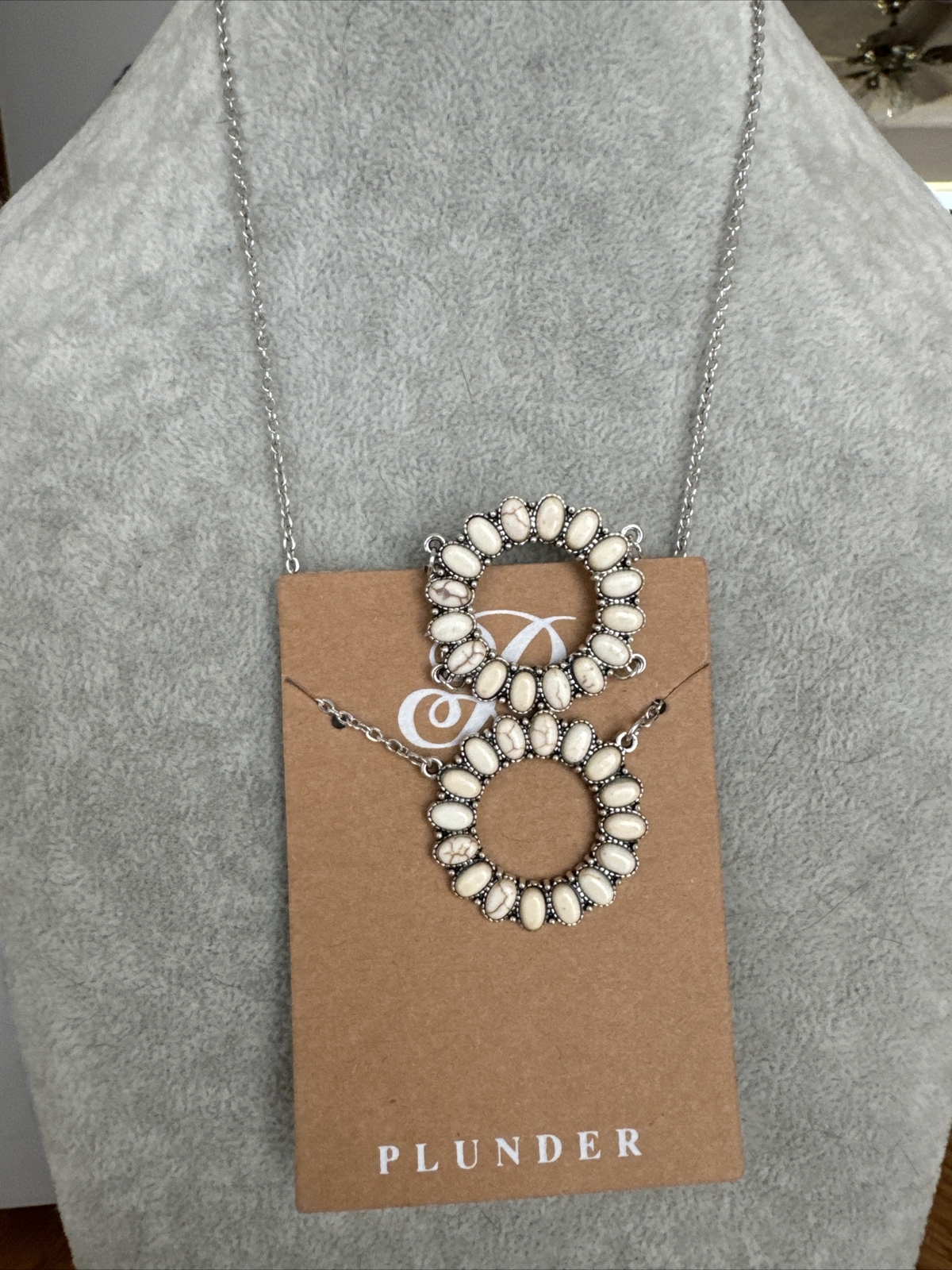Plunder Design Fashion Trend Jewelry Cream Silver Chain Necklace & Bracelet Set