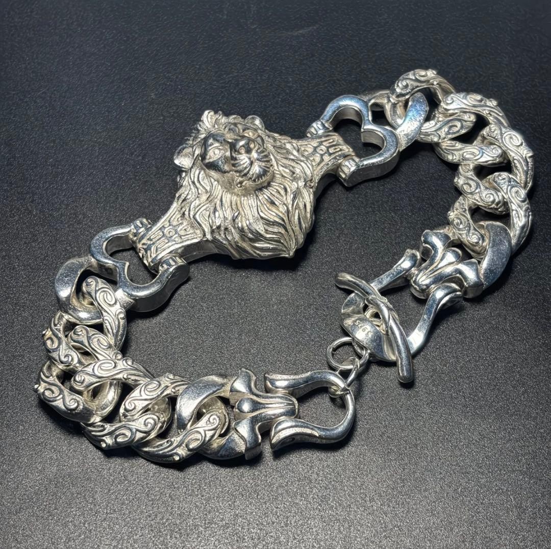 Vintage 925 Sterling Silver Lion Bracelet: A High-Quality Accessory That