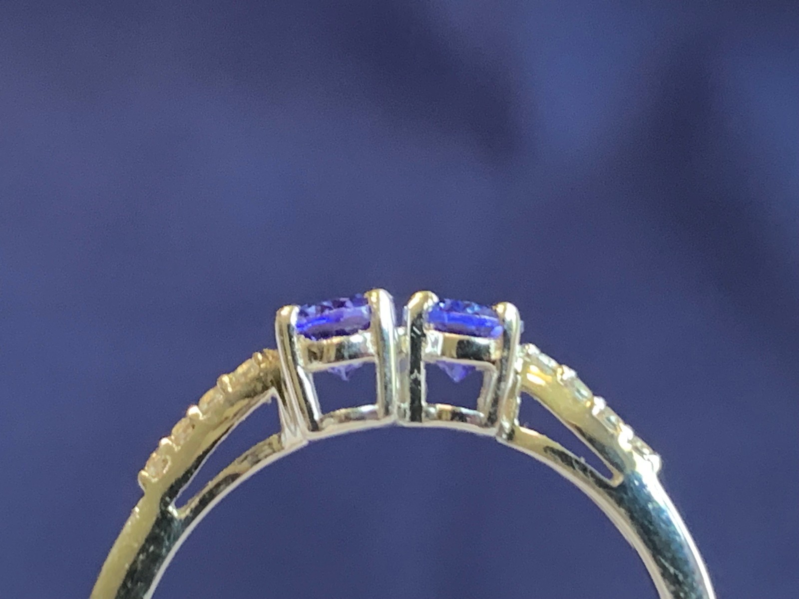 Sterling Silver Ring 2.18g Fine Jewelry Size 8 Band Tanzanite Look Stones *READ*