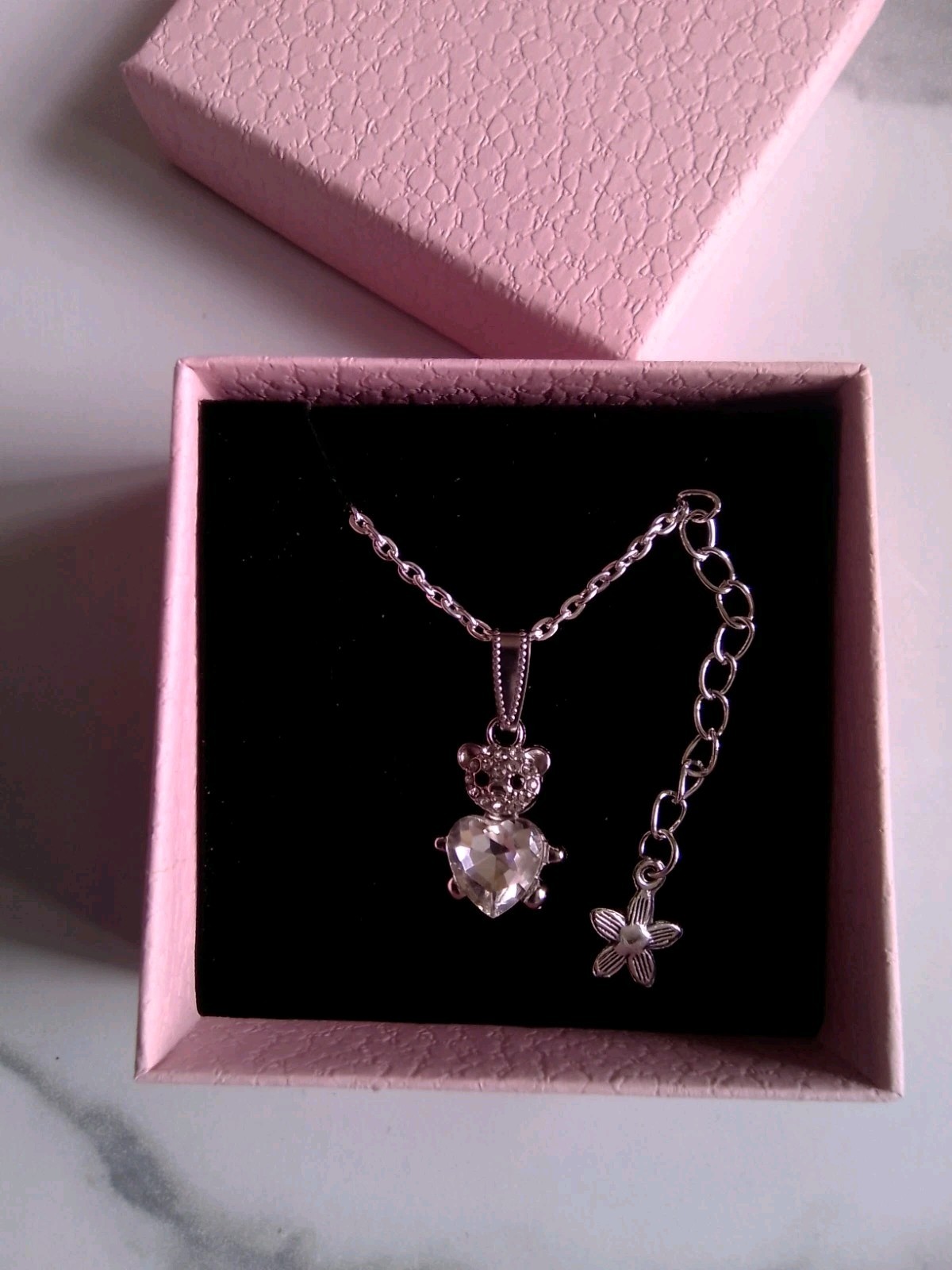 (16a) Silver Teddy Bear 🧸 Necklace With white Rhinestone & Box.
