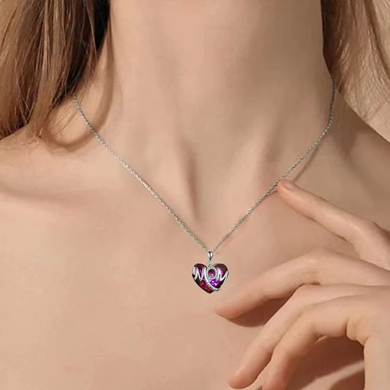 Fashion Letter Mom Love Crystal Pendant Necklace Charm Necklaces for Women Stain