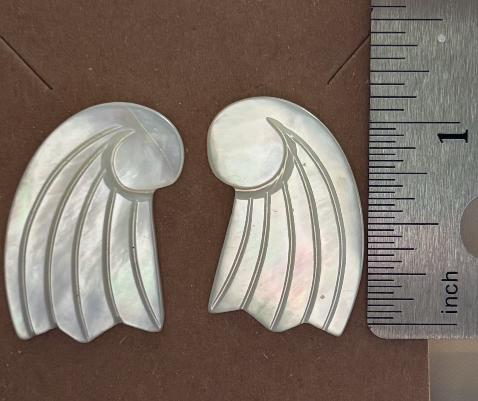 Vintage Mother of Pearl Shell Wing Fan Stud Earrings White